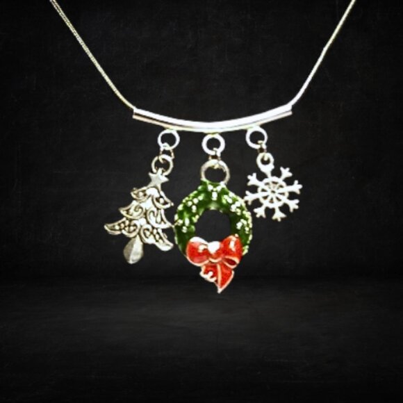 SHOPATLUXE Jewelry - My Christmas Decorations Necklace